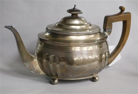 A George III silver teapot, London 1809, makers: Crispin Fuller or Charles Fox, gross 16oz